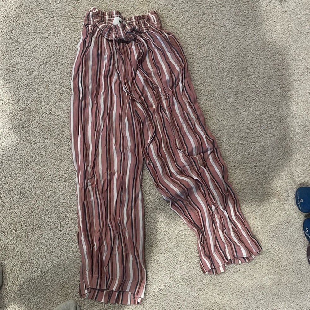 No longer needed. Cute comfy pants I’ve worn once.
